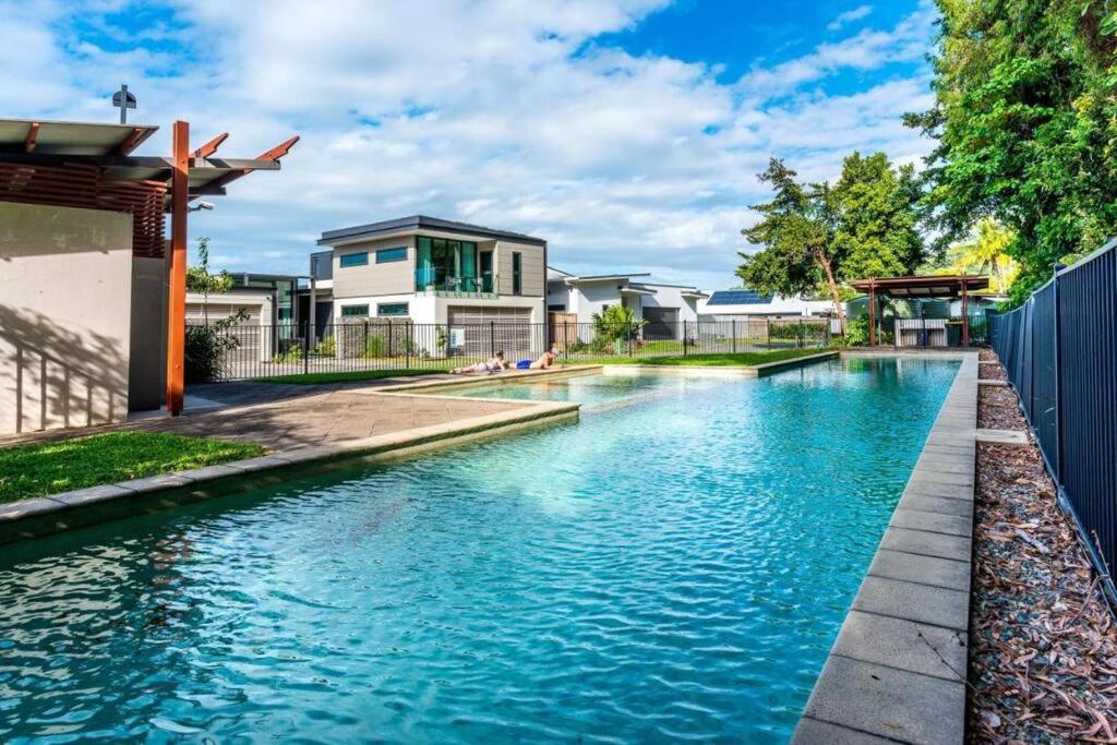 Blue Lagoon Villa B Cairns Exteriör bild